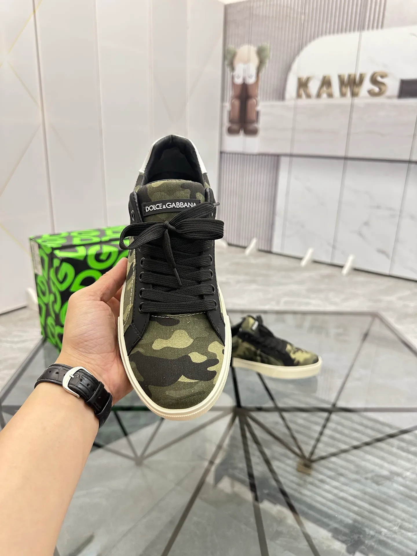Men's shoes: 💰P460¥ Product trademark: DG "Dolce & Gabbana*" low-top casual shoes Regular size: 35-45 (can be customized to 46.) Product materials: imported cowhide leather upper spliced ​​with original fabric, sheepskin lining, original outsole. Number: 803